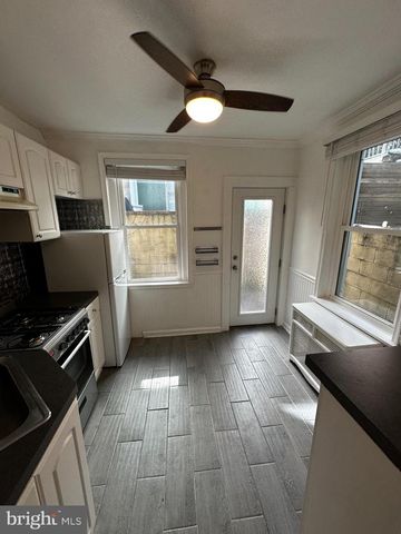 808 S 8TH ST, Philadelphia, PA 19147