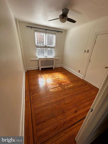 808 S 8TH ST, Philadelphia, PA 19147