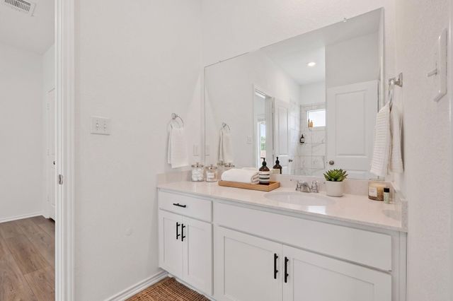 941 Legends LN, Georgetown, TX 78628