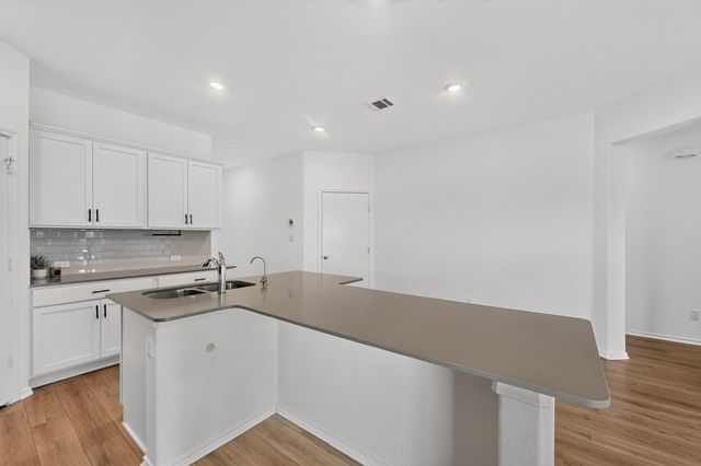 941 Legends LN, Georgetown, TX 78628