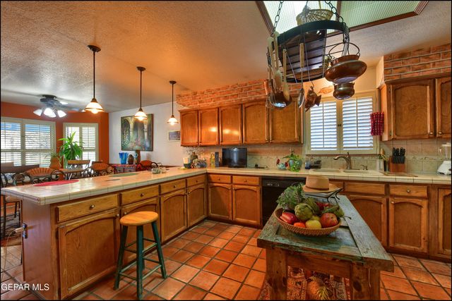 11455 Ed Merrins Dr Drive, El Paso, TX 79936