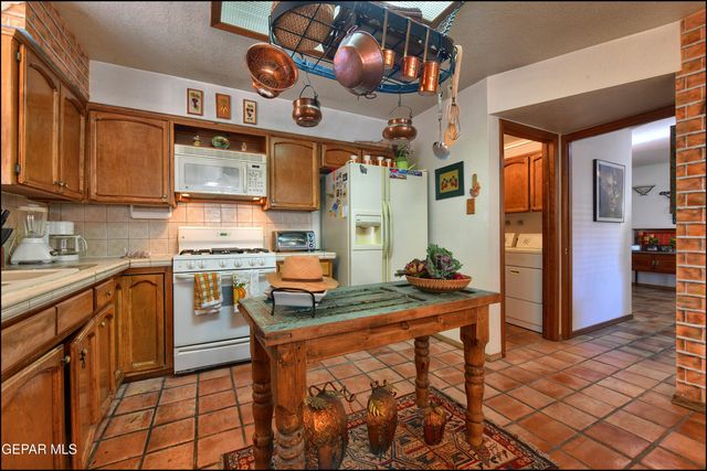 11455 Ed Merrins Dr Drive, El Paso, TX 79936