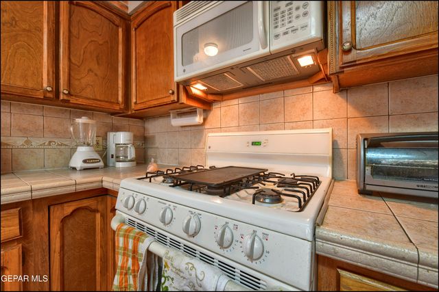 11455 Ed Merrins Dr Drive, El Paso, TX 79936