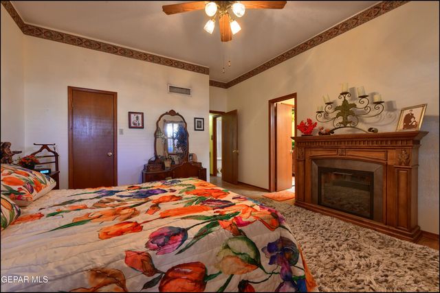 11455 Ed Merrins Dr Drive, El Paso, TX 79936