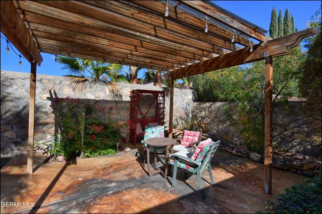 11455 Ed Merrins Dr Drive, El Paso, TX 79936