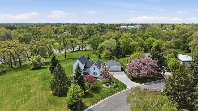 1323 S River Drive, Moorhead, MN 56560