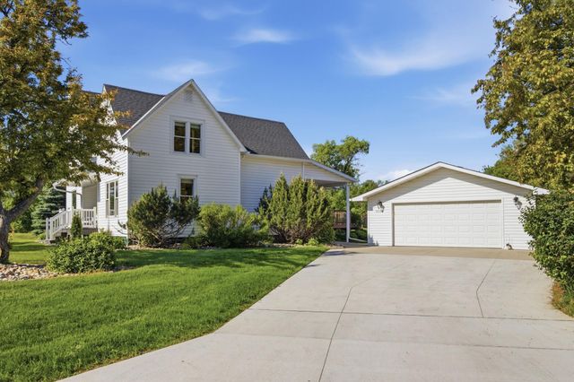 1323 S River Drive, Moorhead, MN 56560