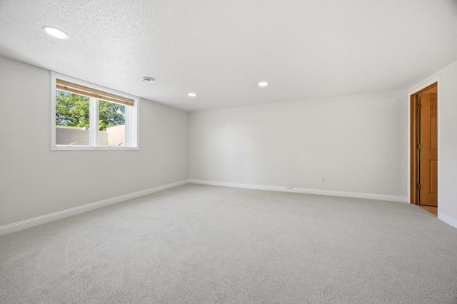 1323 S River Drive, Moorhead, MN 56560