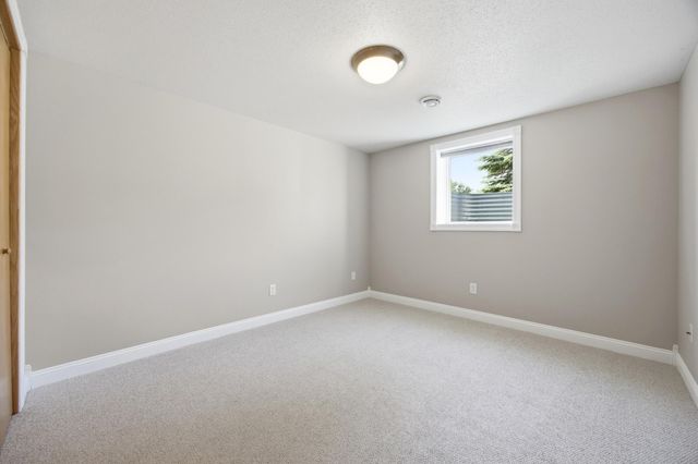 1323 S River Drive, Moorhead, MN 56560