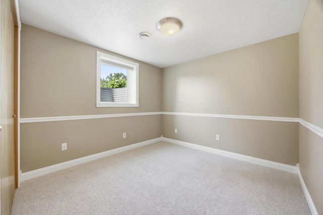 1323 S River Drive, Moorhead, MN 56560