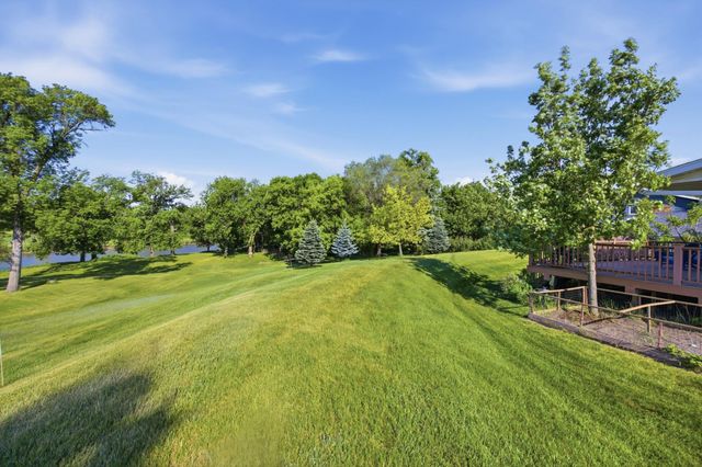 1323 S River Drive, Moorhead, MN 56560