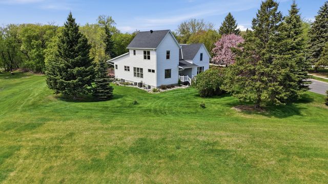 1323 S River Drive, Moorhead, MN 56560