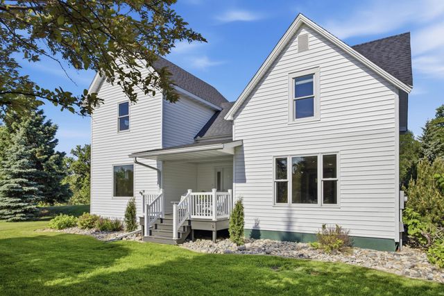1323 S River Drive, Moorhead, MN 56560