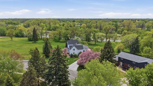 1323 S River Drive, Moorhead, MN 56560