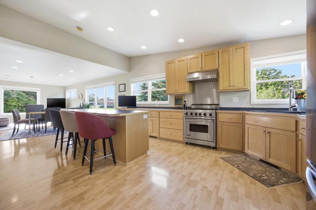1323 S River Drive, Moorhead, MN 56560