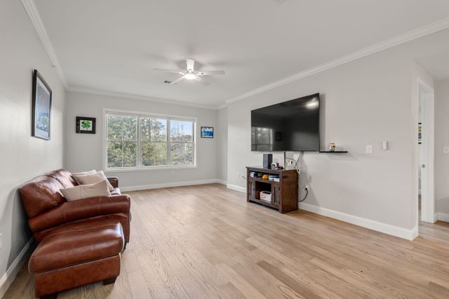 131 Eliot St 204, Milton, MA 02186