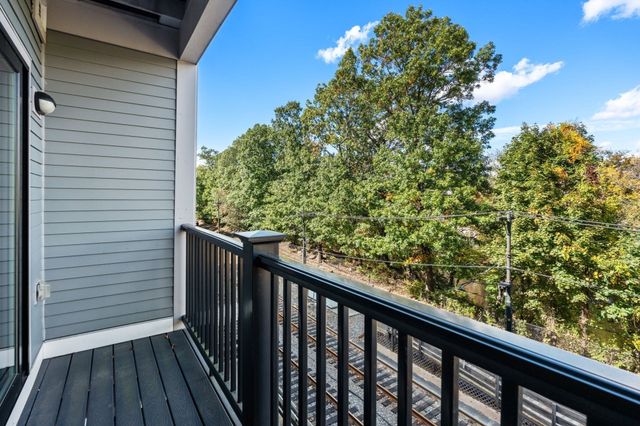131 Eliot St 204, Milton, MA 02186