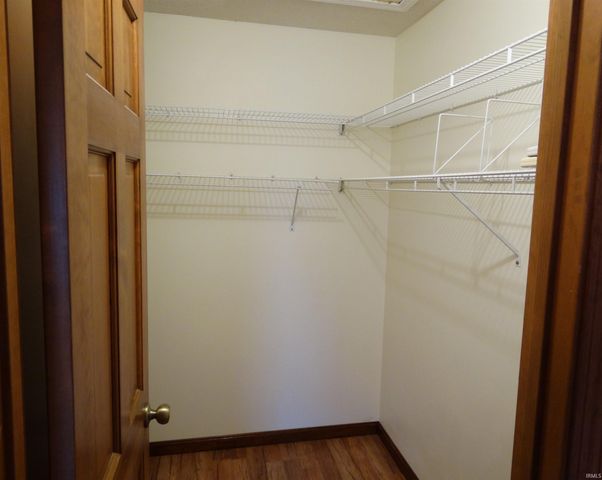 2910 Oakshire Drive, Evansville, IN 47711