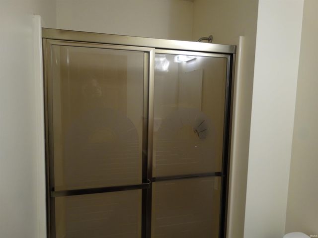 2910 Oakshire Drive, Evansville, IN 47711