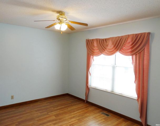 2910 Oakshire Drive, Evansville, IN 47711