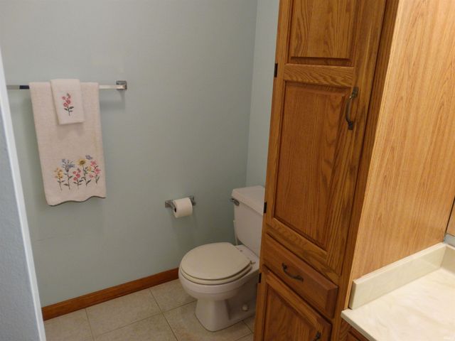 2910 Oakshire Drive, Evansville, IN 47711