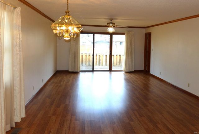 2910 Oakshire Drive, Evansville, IN 47711