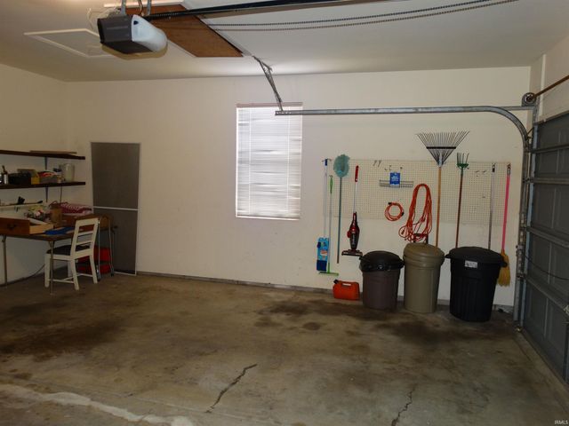 2910 Oakshire Drive, Evansville, IN 47711