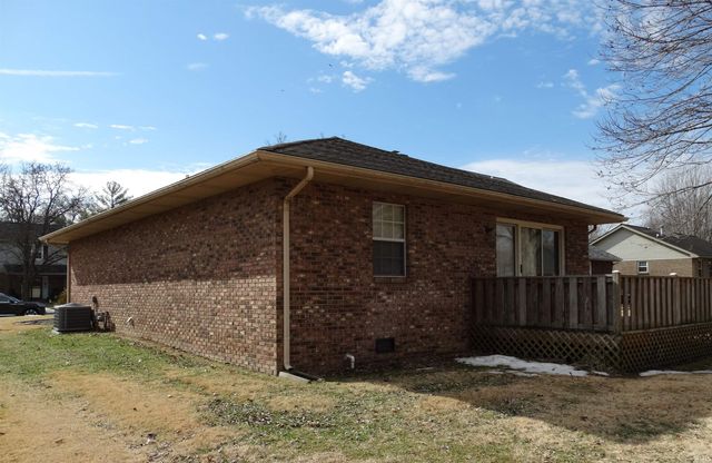 2910 Oakshire Drive, Evansville, IN 47711