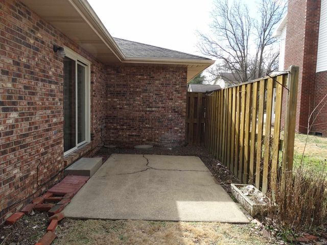 2910 Oakshire Drive, Evansville, IN 47711