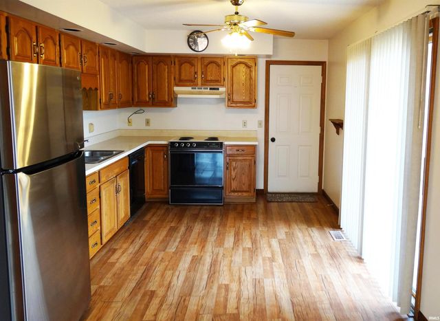 2910 Oakshire Drive, Evansville, IN 47711