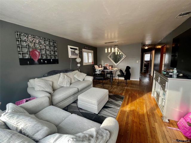 45 Amsterdam Avenue, West Babylon, NY 11704