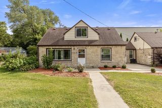 2001 W Bender ROAD, Glendale, WI 53209