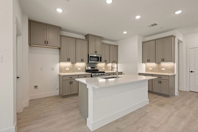 4513 Lamplights Drive, Celina, TX 75078