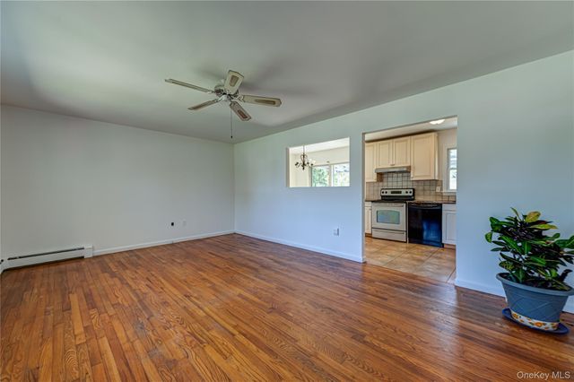 6200 New Suffolk Avenue, Mattituck, NY 11952