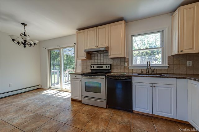 6200 New Suffolk Avenue, Mattituck, NY 11952