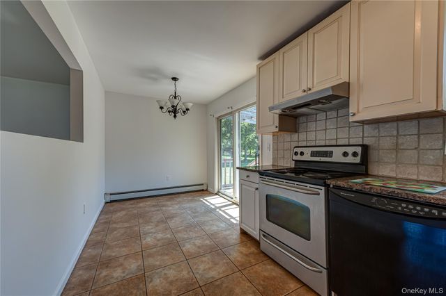 6200 New Suffolk Avenue, Mattituck, NY 11952