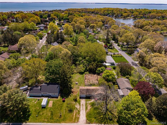 6200 New Suffolk Avenue, Mattituck, NY 11952