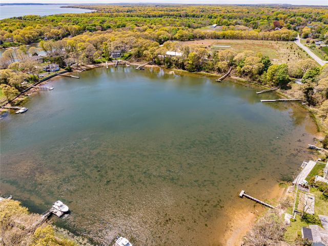 6200 New Suffolk Avenue, Mattituck, NY 11952