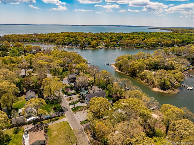 6200 New Suffolk Avenue, Mattituck, NY 11952