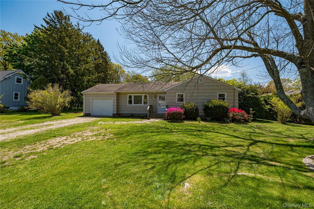 6200 New Suffolk Avenue, Mattituck, NY 11952