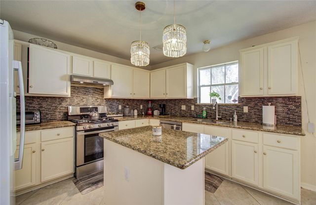 3219 Leila Oaks Drive, Houston, TX 77082