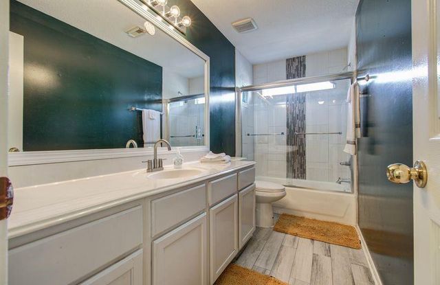 3219 Leila Oaks Drive, Houston, TX 77082