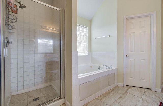 3219 Leila Oaks Drive, Houston, TX 77082