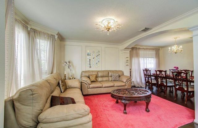 3219 Leila Oaks Drive, Houston, TX 77082