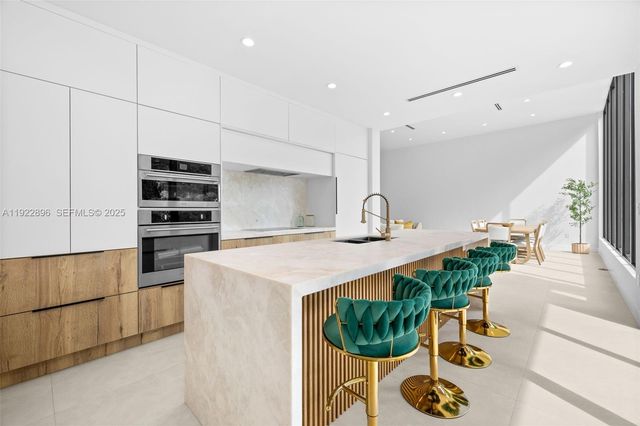 66 NW 50th St, Miami, FL 33127