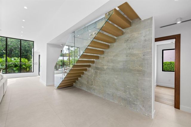 66 NW 50th St, Miami, FL 33127