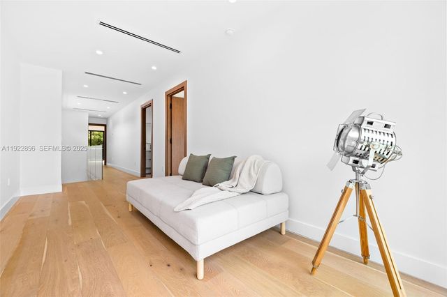 66 NW 50th St, Miami, FL 33127