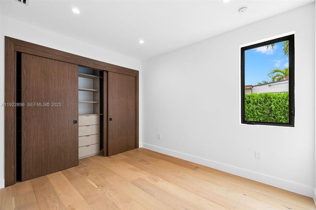 66 NW 50th St, Miami, FL 33127