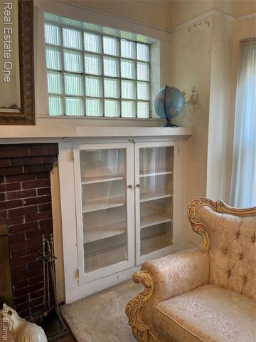 686 Atkinson, Detroit, MI 48202