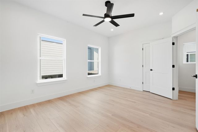 5014 Creekmont Drive, Houston, TX 77091